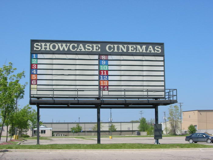 Showcase Cinemas Auburn Hills - May 2002 (newer photo)